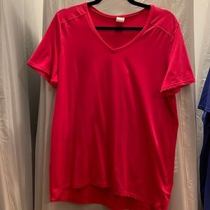Lole size large fuchsia color Tshirt like new